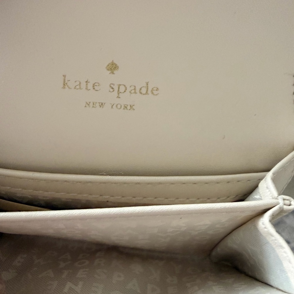 Kate Spade plumberry Wallet - Picture 4 of 10